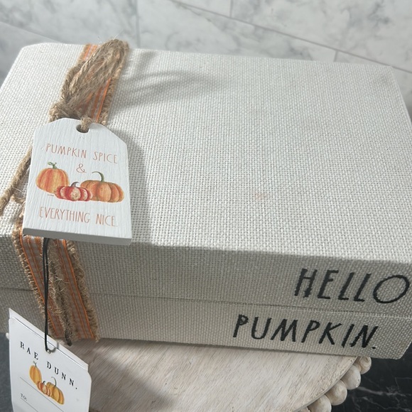 Sealed NWT Rae dunn stack of faux books fall accent “Hello pumpkin - Picture 2 of 3